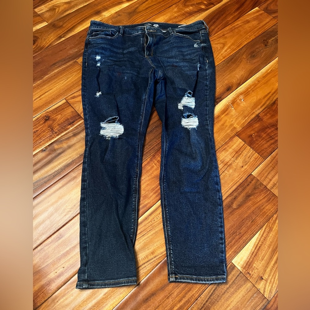 Women’s old navy rockstar skinny jeans. Size 14